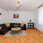 Appartement Rastovcan P *