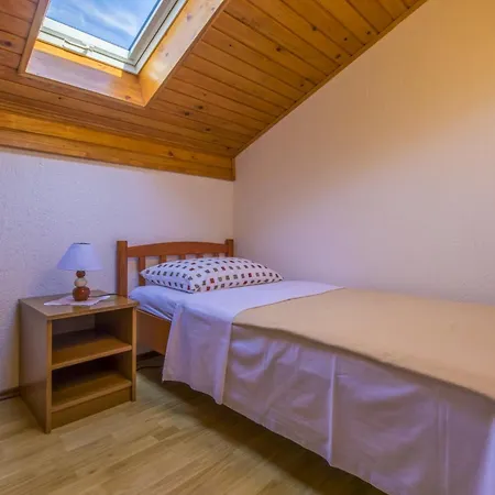 Rastovcan P * Povile