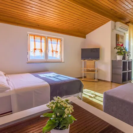 Rastovcan P Apartament