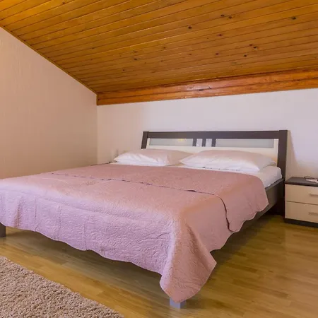 Apartament Rastovcan P *