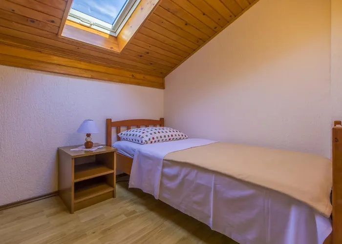 Rastovcan P * Povile