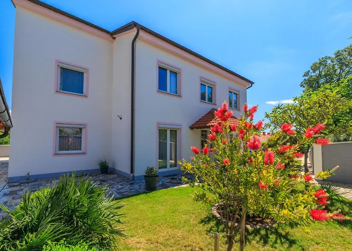 Rastovcan P Apartmán Povile