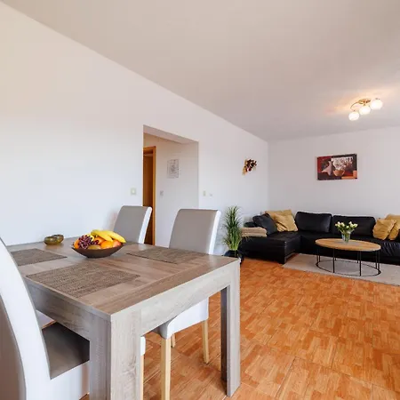 Rastovcan P פובילה