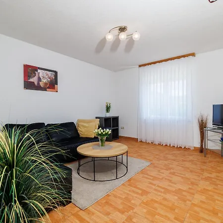 Rastovcan P דירה *