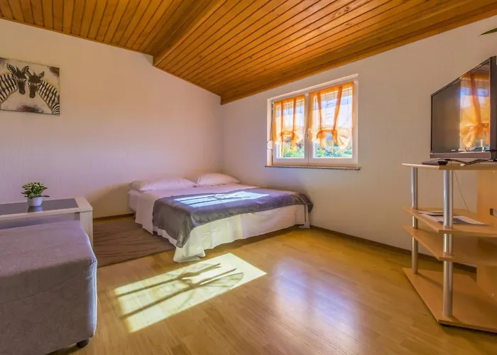Rastovcan P Apartman Povile
