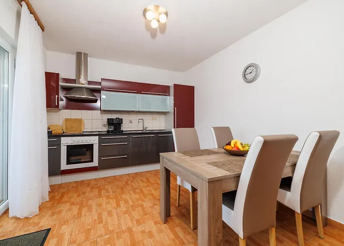 Rastovcan P Apartman *