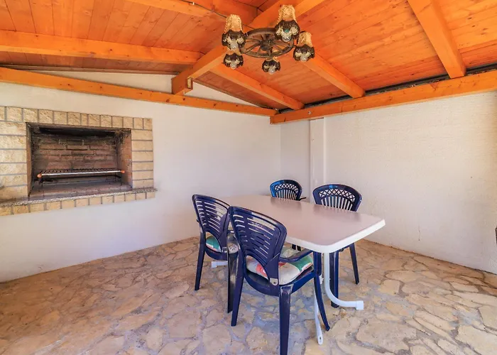 Rastovcan P Apartman Povile