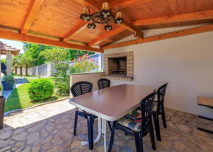 Rastovcan P Apartman Povile